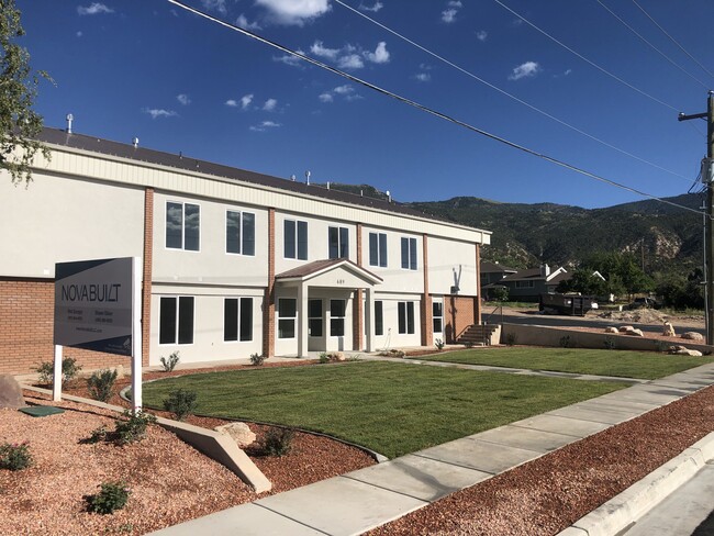 Building Photo - 689 S 75 E