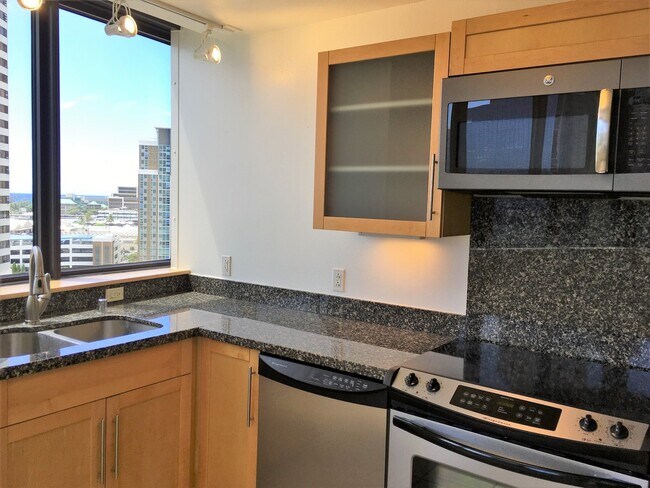 Foto del edificio - Keola Lai - 1BR/1BA/1PK (Pet Friendly)