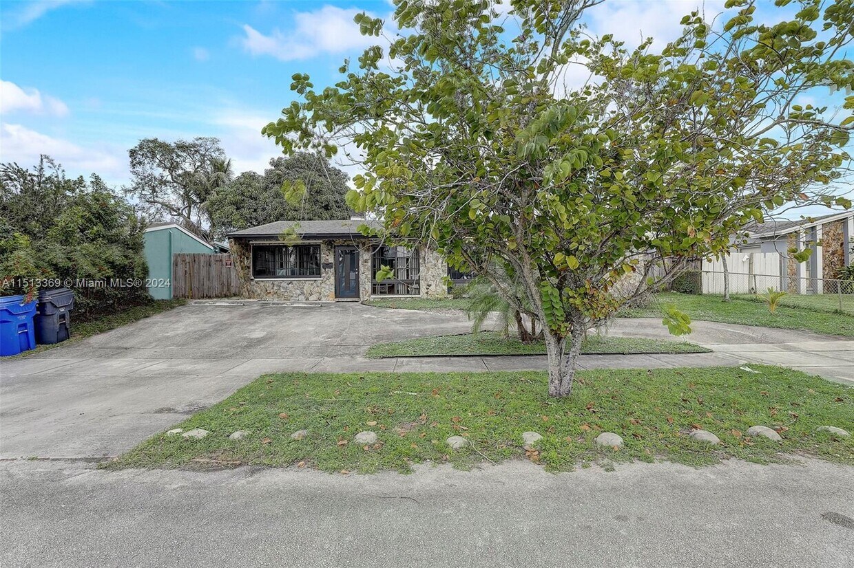 Foto principal - 6961 Scott St