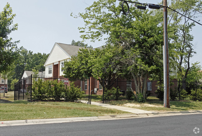 Foto del edificio - Delmont Village