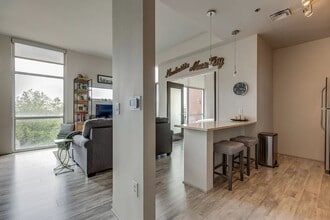 Building Photo - 2115 Yeaman Pl