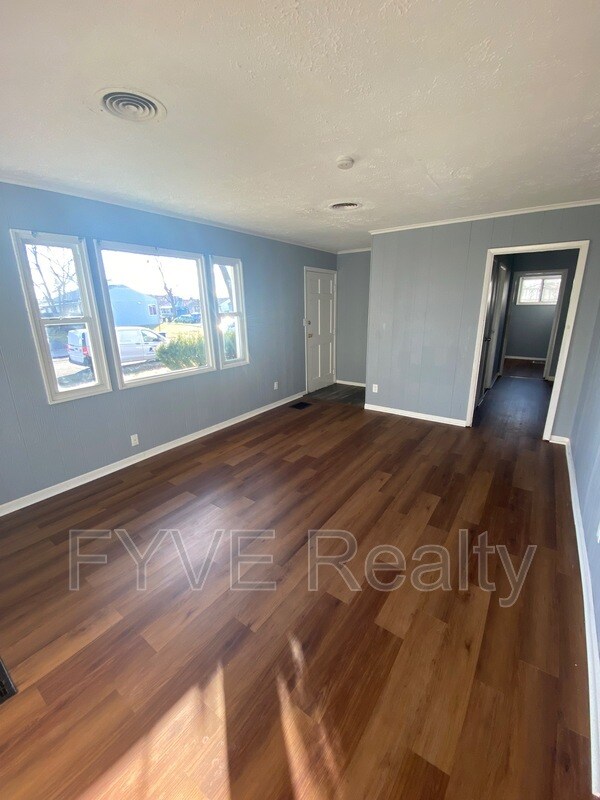 Foto del edificio - 968 Duxberry Ave