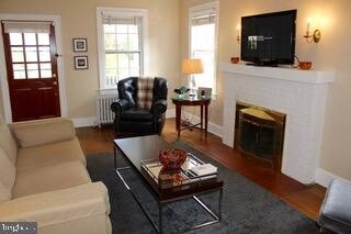 Foto del edificio - 4908 Chesapeake St NW