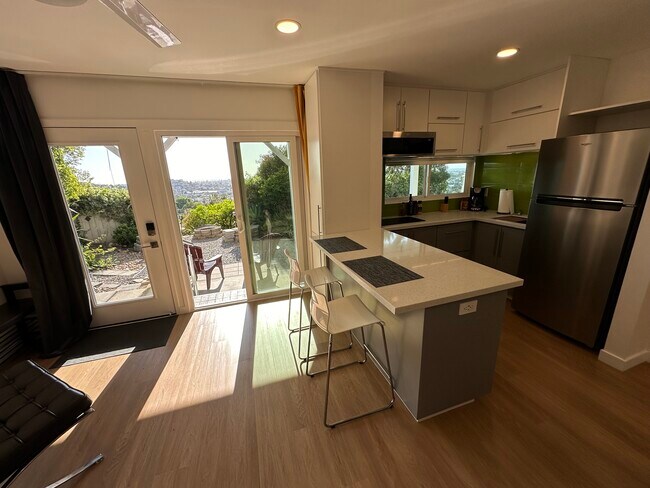 Building Photo - 4298 Avon Dr