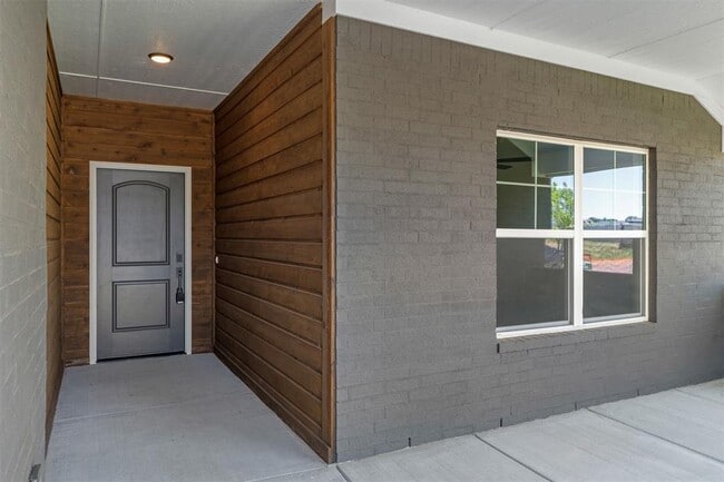 Foto del edificio - 3400 Piney River Dr