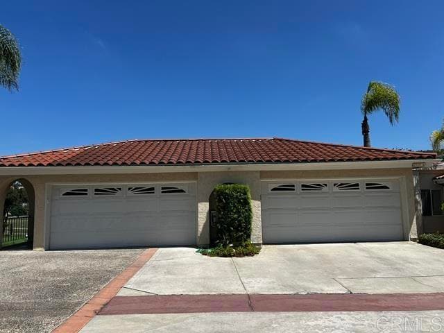 Building Photo - 2530 Navarra Dr