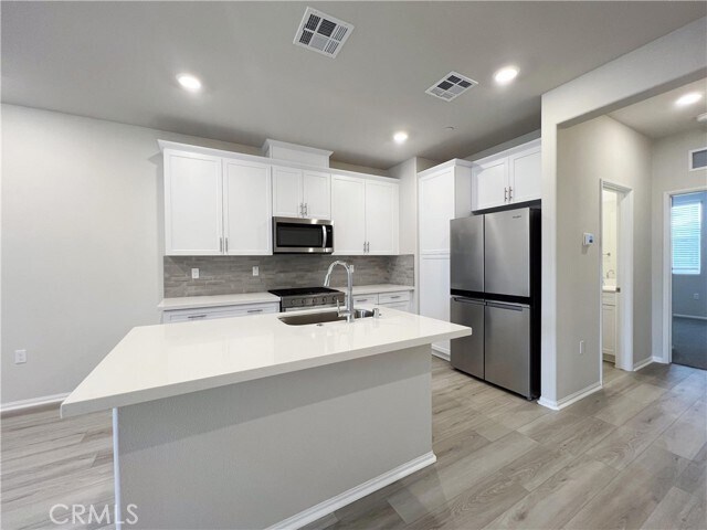 Foto del edificio - 223 Aurora Ln