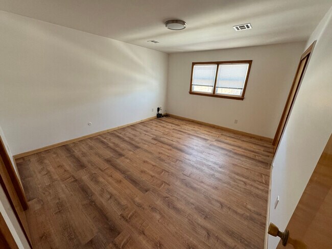 Building Photo - 55 Alpine St