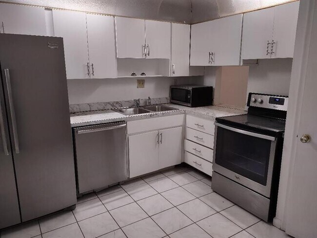 Building Photo - 2060 NW 48th Terrace