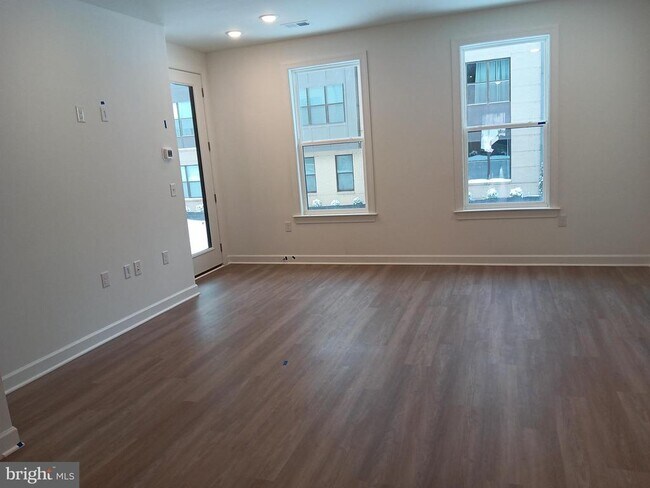 Foto del edificio - 4951 Longmire Wy