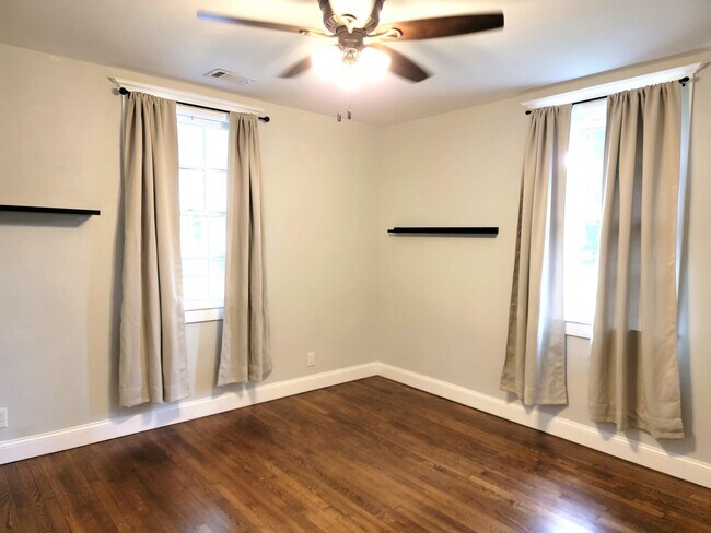 Foto del edificio - 715 E 35th St