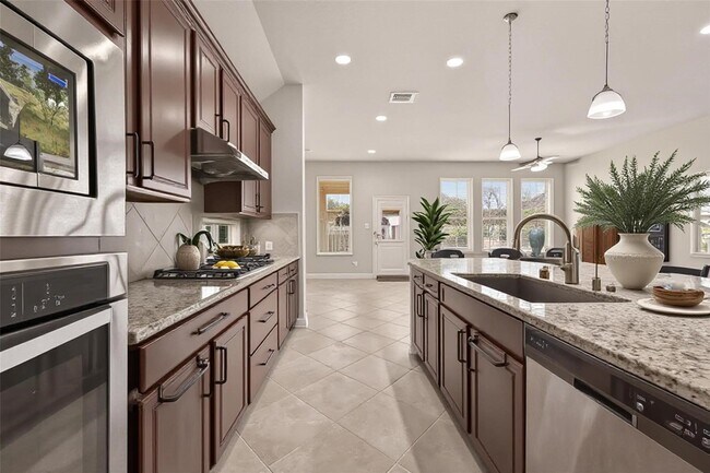 Foto del edificio - 107 Angel Hollow Ln