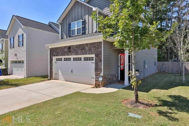 Building Photo - 28A E Newnan Rd