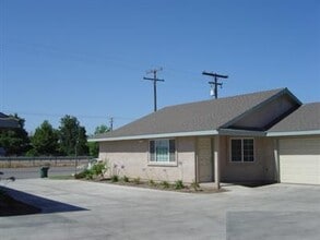 Building Photo - 3640-3642 E Mineral King Ave