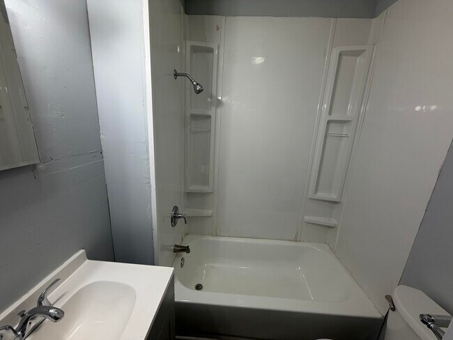 Foto del edificio - 208 Stroup-