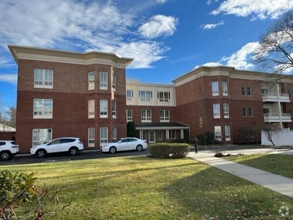 Chestnut Hill Historic District Apartments For Rent With A Balcony ...