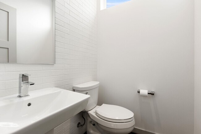 Foto del edificio - Modern 3-Bedroom Townhome with Rooftop Deck in NE Seattle