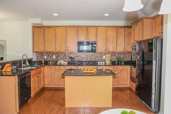 Photo - 6129 Hanlon St House