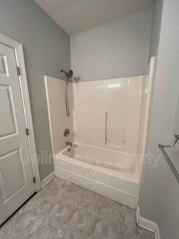 Building Photo - 5006 Carleton Dr