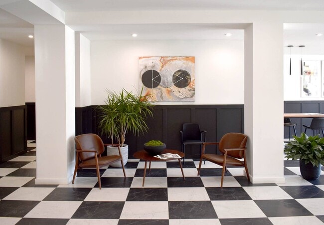 Building Photo - Center Park