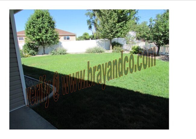 Foto del edificio - 2936 Trinity Peaks Way
