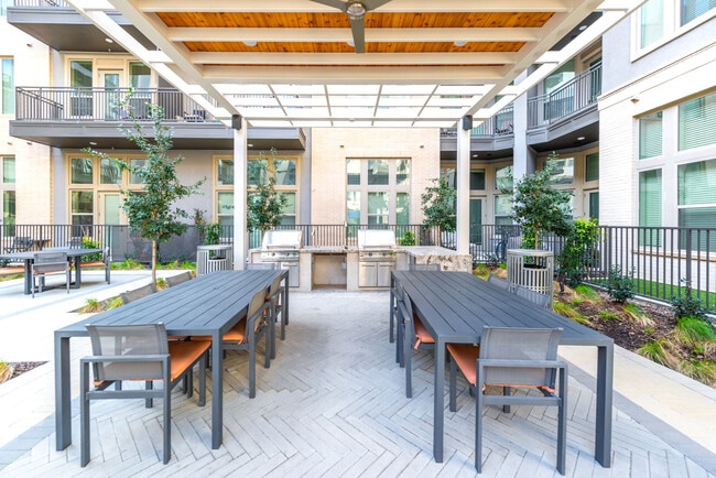 Building Photo - Burnett Lofts
