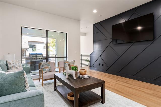 Foto del edificio - 4111 Newton Ave