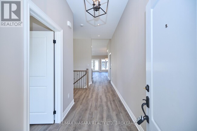 Building Photo - 28 Harvest Dr