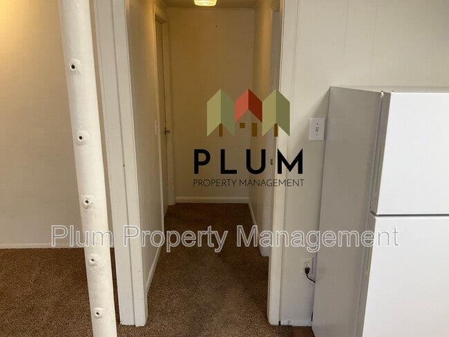 Building Photo - 3915 MT-200