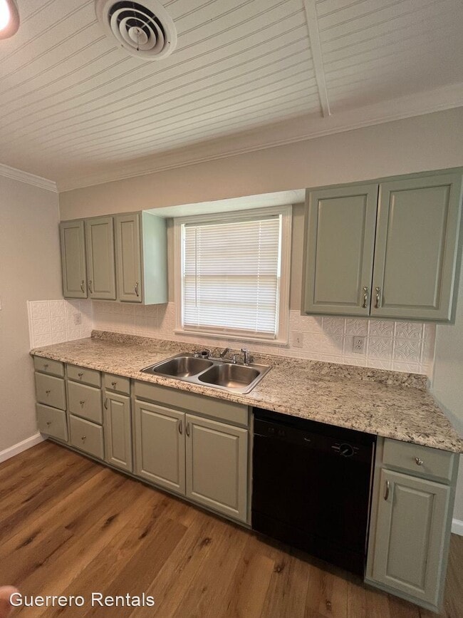 Foto del edificio - 4 br, 1.5 bath House - 708 Kern
