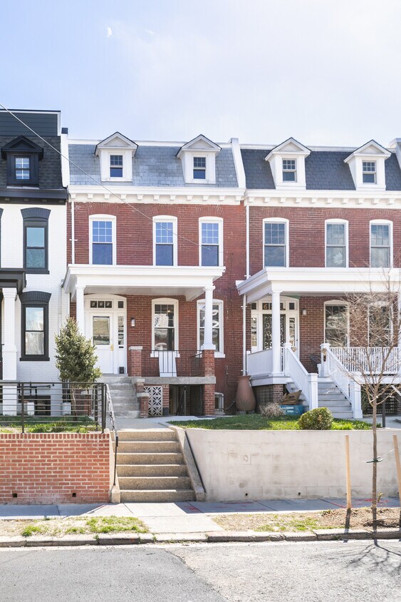 Primary Photo - 620 Randolph St NW