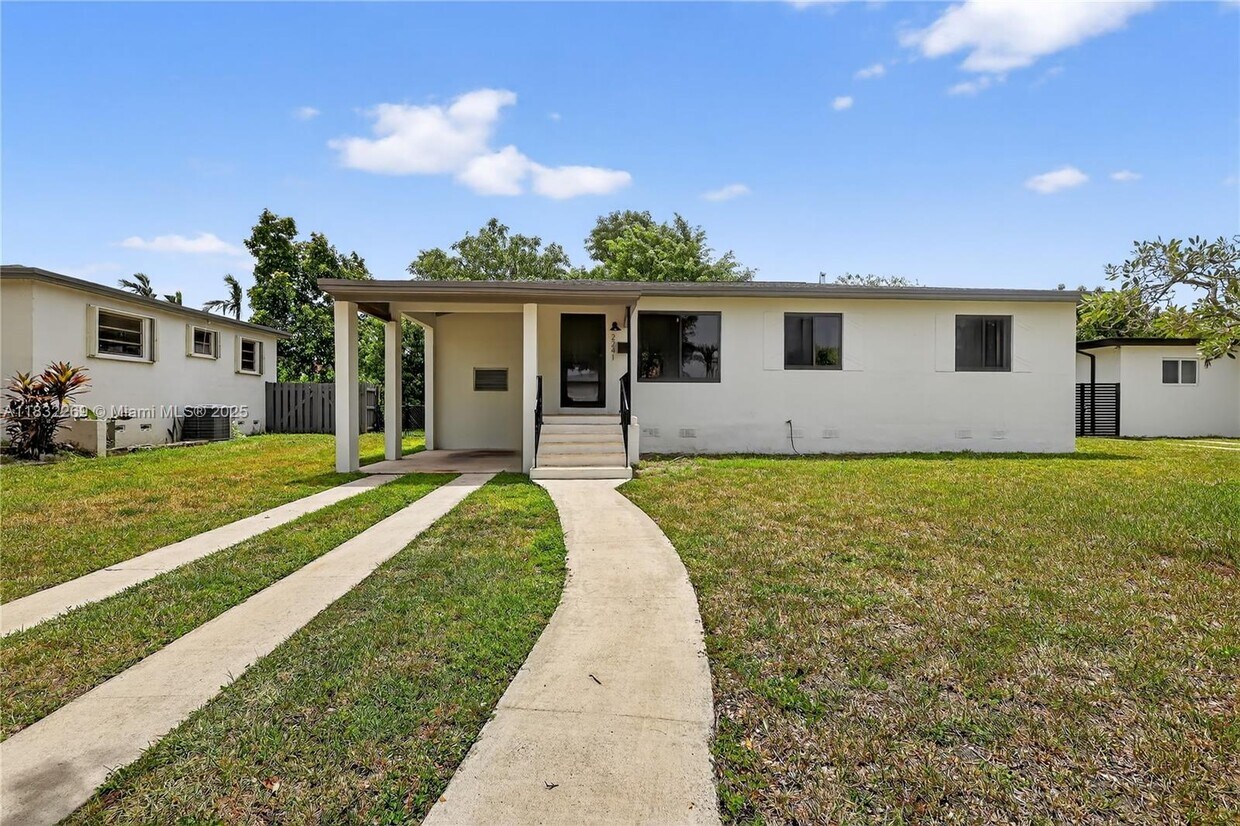 Foto principal - 2241 SW 82nd Pl