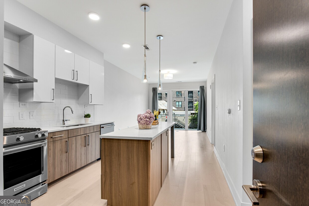 Foto principal - 775 Juniper St NE