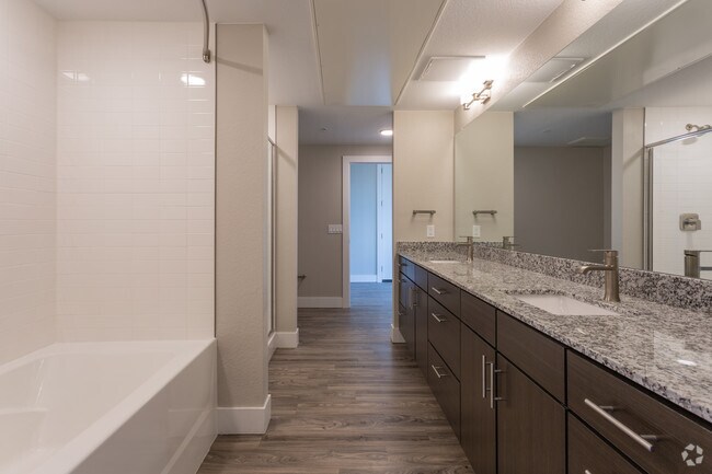 1BR, 1BA - 823 SF - FalconView