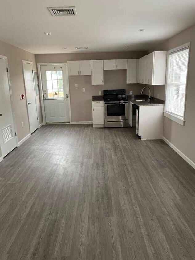 113 W Lincoln Hwy Unit 2nd Floor, Penndel, PA 19047 Apartments in