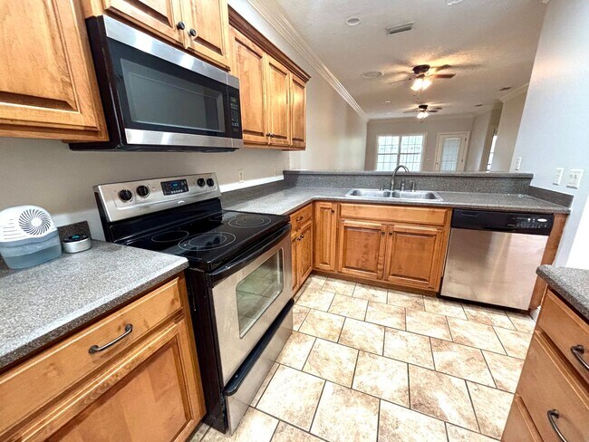 Building Photo - Very Nice 3 bedroom, 2 bathroom Rental on Panama City Beach