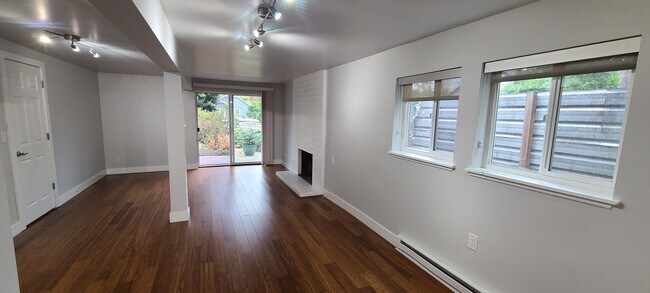 Foto del edificio - 8011 12th Ave NE