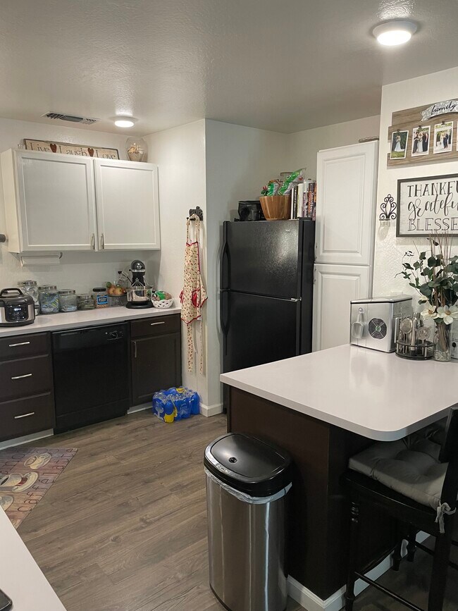 Kitchen - 824 Poverty Hill Dr