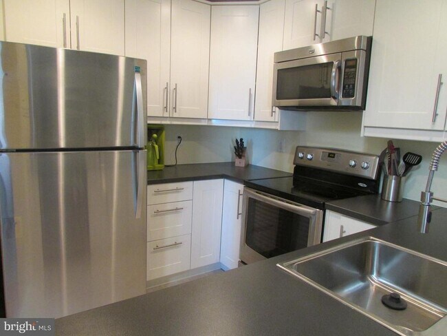 Building Photo - 7703 Lexton Pl