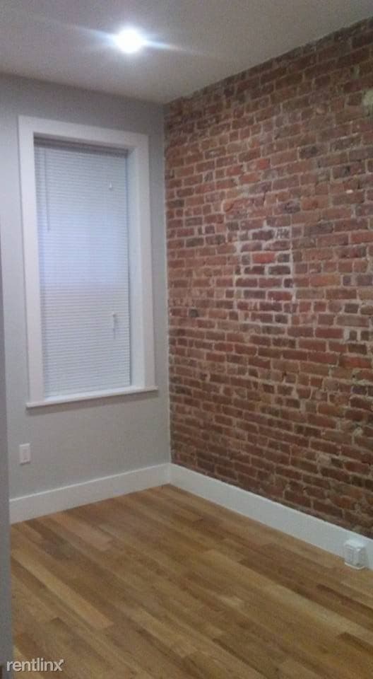 Building Photo - 981 Wyckoff Ave