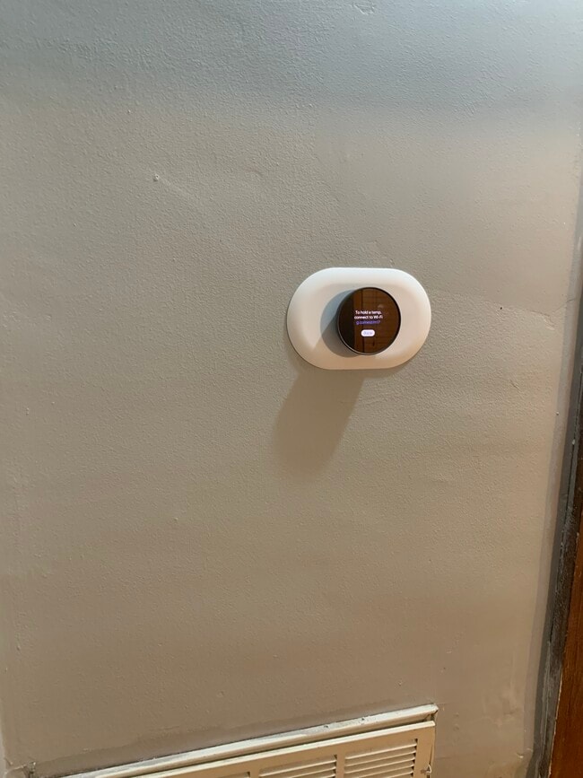 Photo - 709 E Oldham Ave House