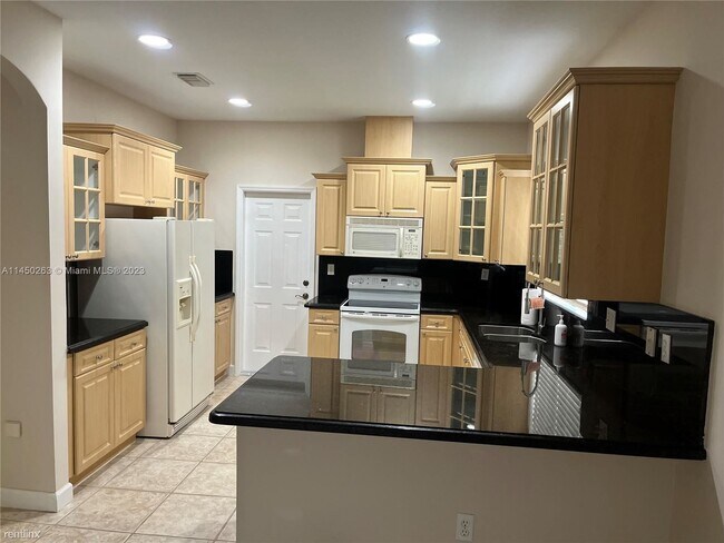 Foto del edificio - 3 br, 2 bath House - 15480 SW 10th St