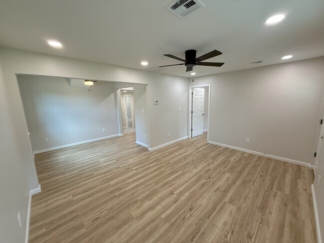 Foto del edificio - 8626 NE 17th St