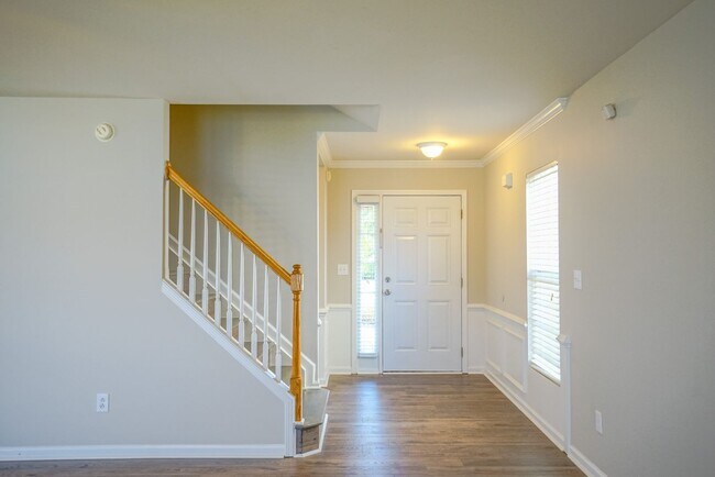 Building Photo - Single Family | Back Patio | Two- Car Gara...