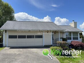 Building Photo - 3422 N Bristol St