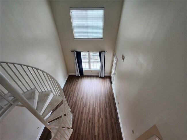 Foto del edificio - 1074 Peachtree Walk NE