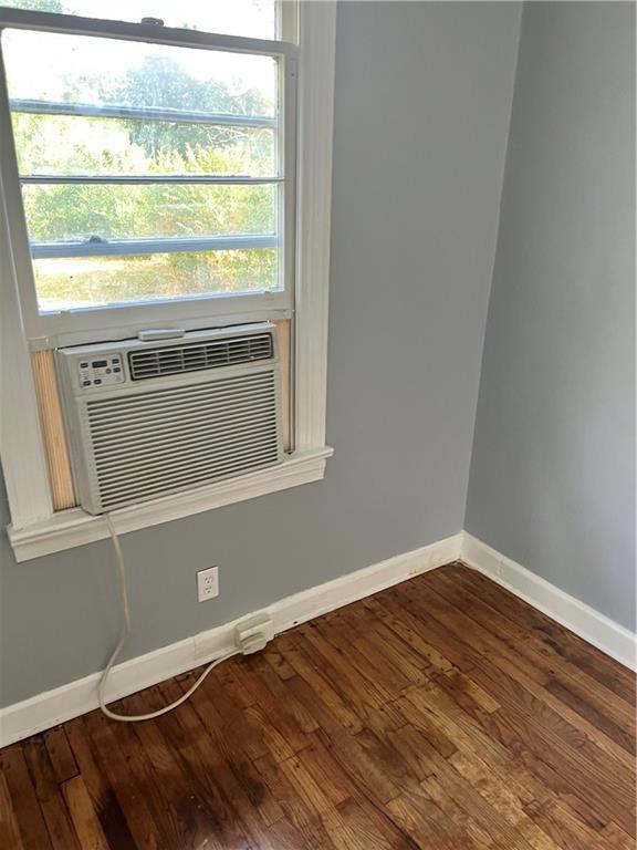 Building Photo - 1540 Burton Ave