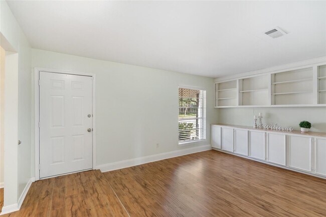 Foto del edificio - 759 Carlingford Ln