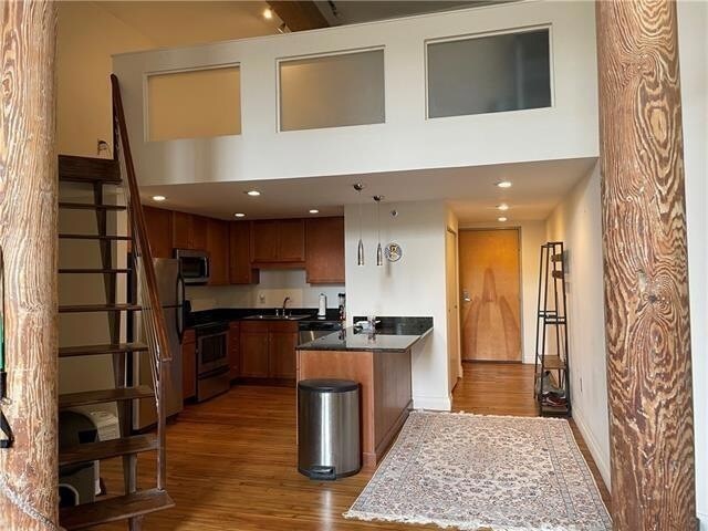 Building Photo - 920 Poeyfarre St