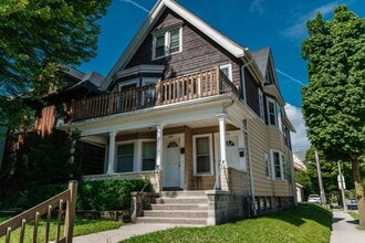 Building Photo - 2865 N Farwell Ave